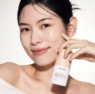 Anua Rice Enzyme Brightening Cleansing Powder in a 40g container, showing the powder and packaging for gentle facial cleansing.