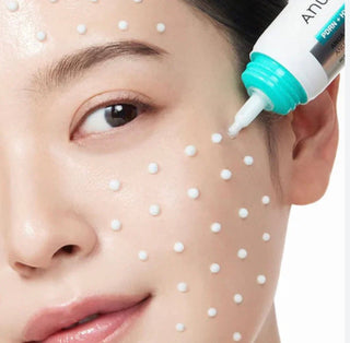 Anua PDRN Hyaluronic Acid 100 Moisture Cream in a 60mL jar, showcasing creamy texture and hydrating skincare formula.