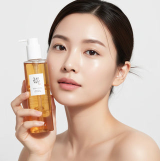 Beauty of Joseon Ginseng Cleansing Oil bottle showing clear liquid and minimalist label, highlighting hydrating cleansing skincare.
