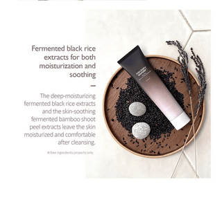 Haruharu Wonder Black Rice Moisture 5.5 Soft Cleansing Gel 100mL bottle with clear label and black rice imagery.