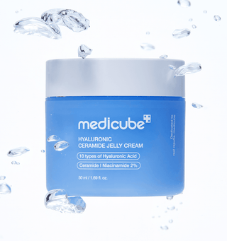 Medicube Hyaluronic Ceramide Jelly Cream 50ml, a moisturizing cream with a gel texture featuring hyaluronic acid and ceramides for hydration.
