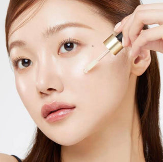 Medicube Age-R Vita C Pro Ampoule serum in a 20mL bottle, showcasing the transparent packaging and vibrant serum inside.