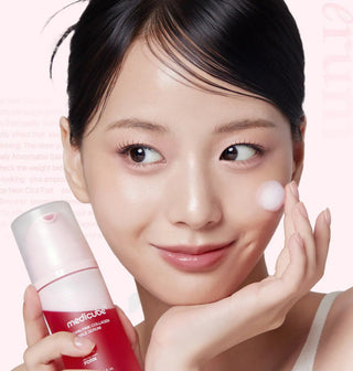 Medicube PDRN Pink Collagen Bubble Serum in a 95mL bottle, showcasing a pink-colored serum with a bubbly texture and pump dispenser.