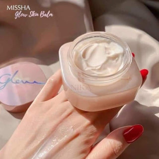 MISSHA Glow Skin Balm in 50ml jar, featuring a smooth, nourishing skin balm with a glossy finish, designed for radiant skin.