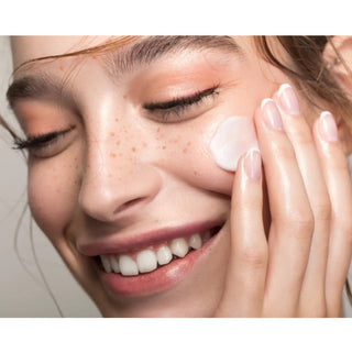 MISSHA Glow Skin Balm in 50mL jar, hydrating skin balm with a glossy finish, designed to enhance skin radiance and smoothness.