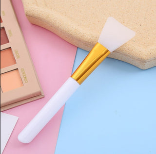 Seul Kare silicone mask brush in black, showing soft silicone bristles for applying facial masks evenly.
