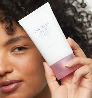 SKIN1004 Madagascar Centella Soothing Gel Cream, light gel texture with Centella for calming and hydrating skin.