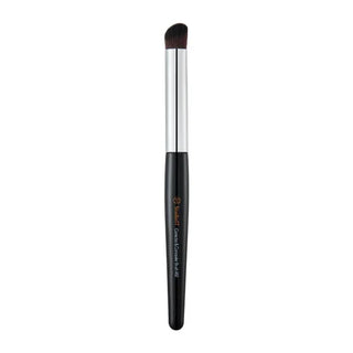 Studio 17 Corrector and Concealer Brush 482, a makeup tool with a slender brush head for precise concealing and correcting.